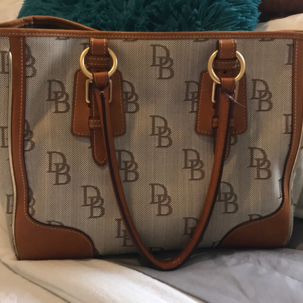 Dooney & Bourke Tote